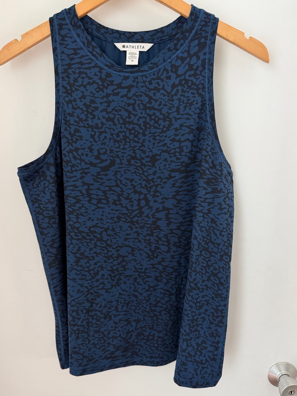 Athleta Shanti Leopard Animal Print Racerback Tank Top Womens Size Medium Blue